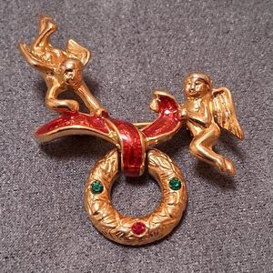 Vintage Angels Hanging Christmas Wreaths Brooch Pin